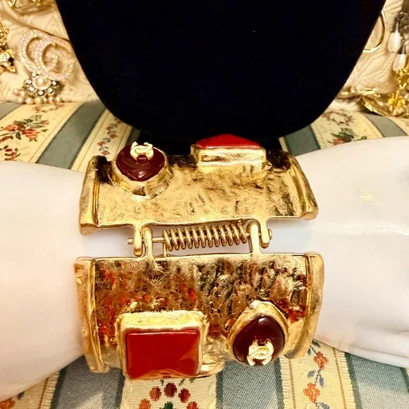 Elegant Vintage Custom Made Gold and Red Bracelet - Picture 5 of 6